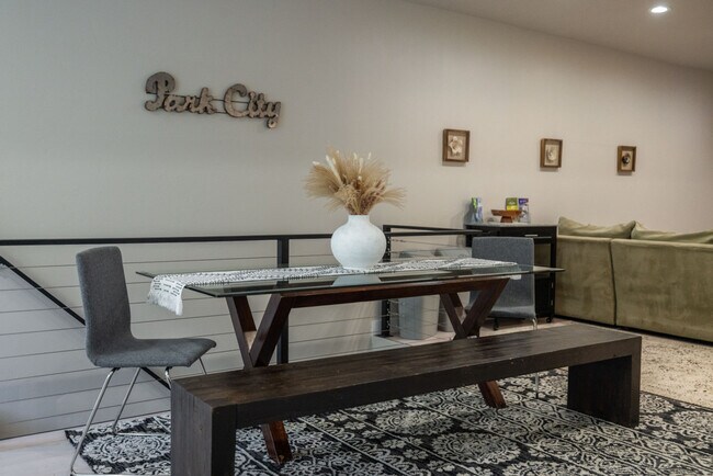 Building Photo - 255 Matterhorn Dr