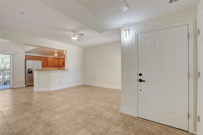 Building Photo - 6868 Sky Pointe Dr