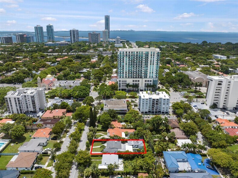Building Photo - 340 SW 25th Rd