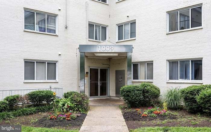 Building Photo - 1009 Chillum Rd