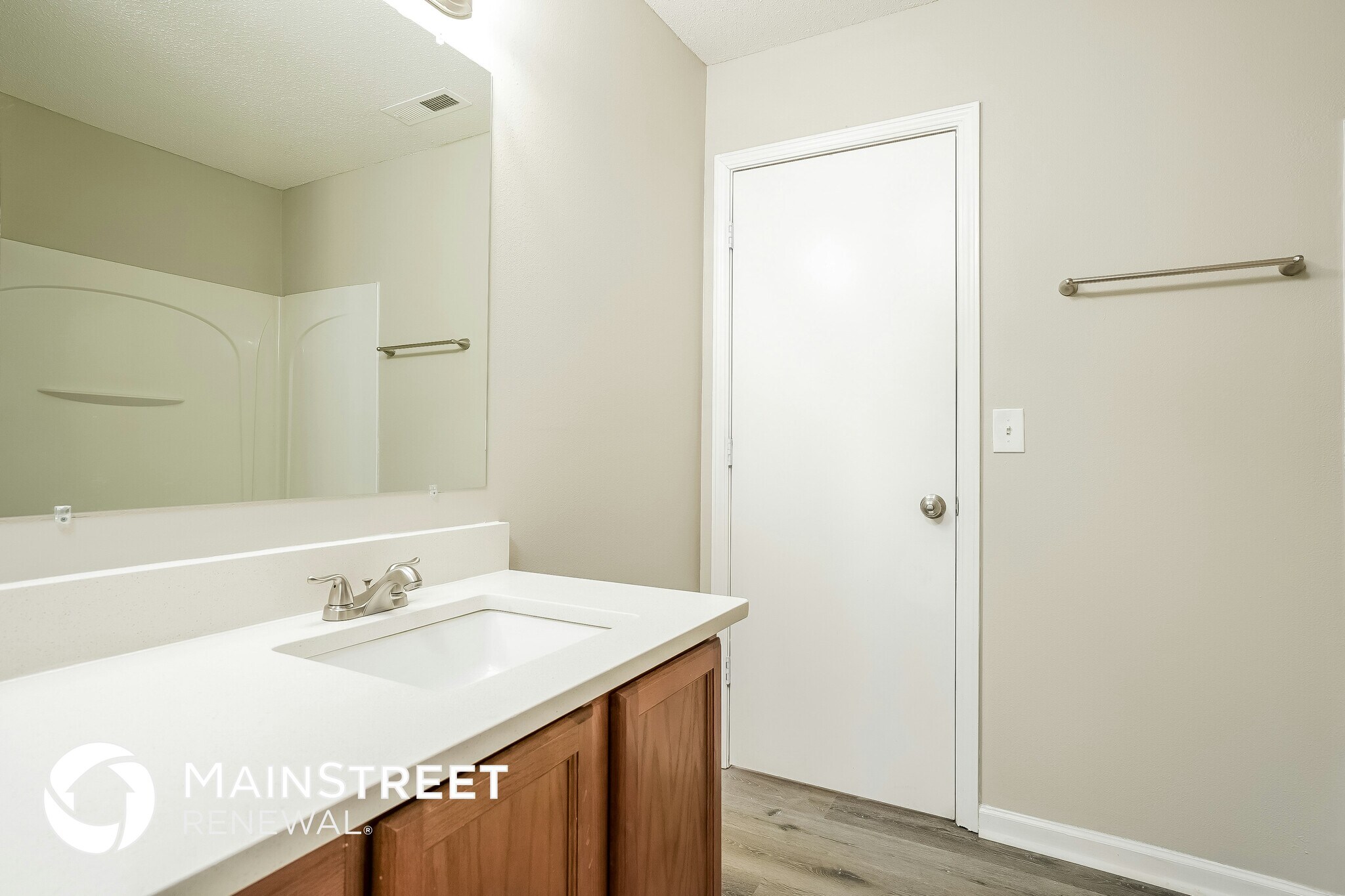 Building Photo - 5605 Hidden Lake Dr