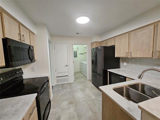 Building Photo - 17910 Windflower Way