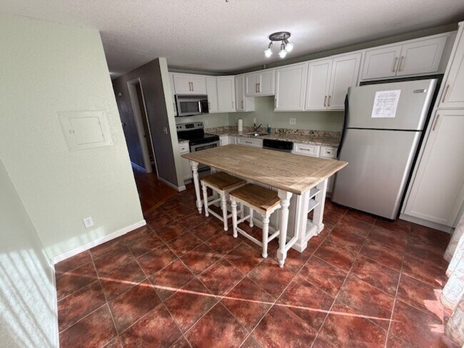 Building Photo - Wheat Ridge 2-story