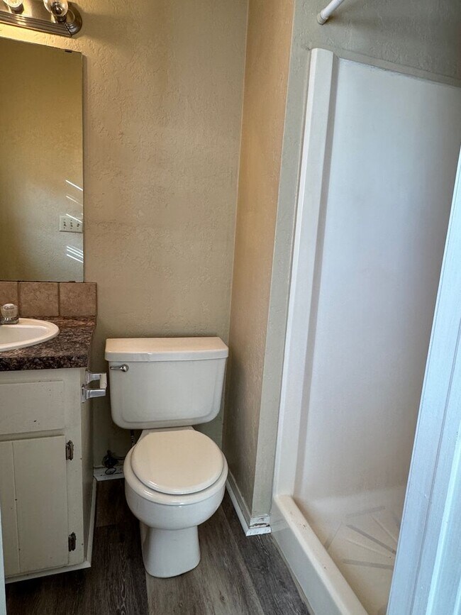 Building Photo - 2704 NW Friar Tuck Ln