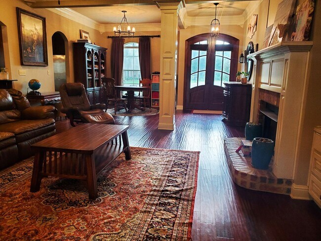 Building Photo - 416 Dogwood S Ln