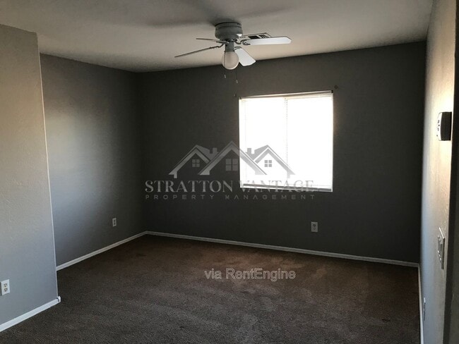 Building Photo - 12525 W Rosewood Ln