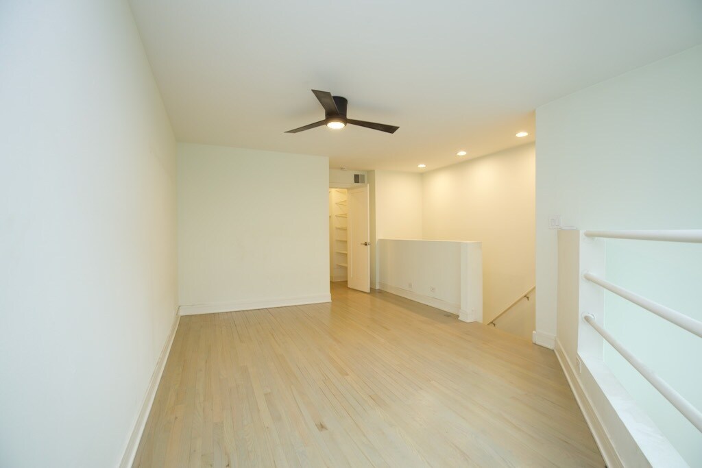 Building Photo - 843 W Grace St