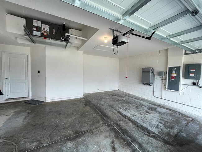 Building Photo - 2121 Hibiscus Pl