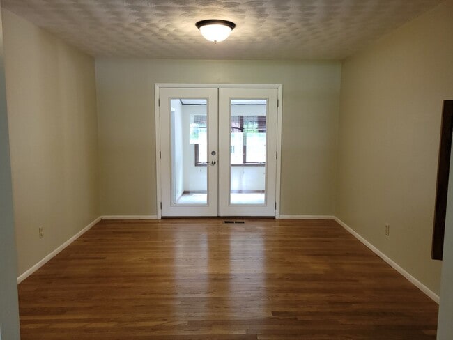 Building Photo - 3915 S Orchard Ct