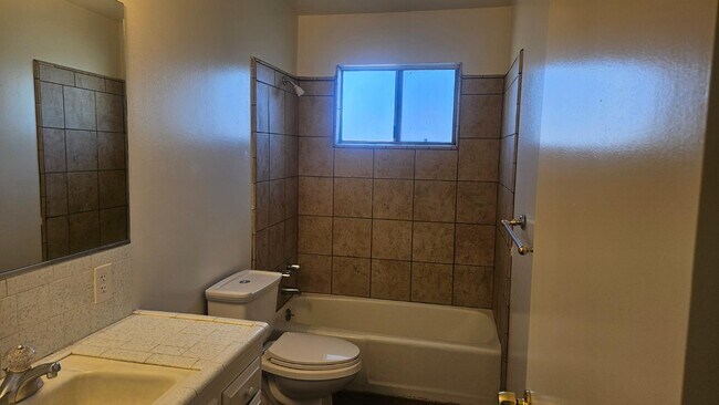 Building Photo - 956 W Antonio Dr