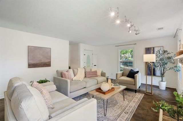 Building Photo - 5833 Victor St