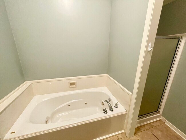 Building Photo - *MOVE IN SPECIAL* Beautiful Germantown School District Home in Ashbrooke