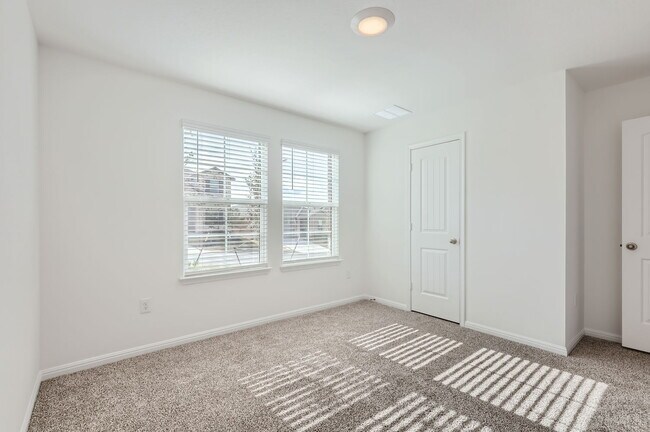Building Photo - 2429 Hackamore Dr