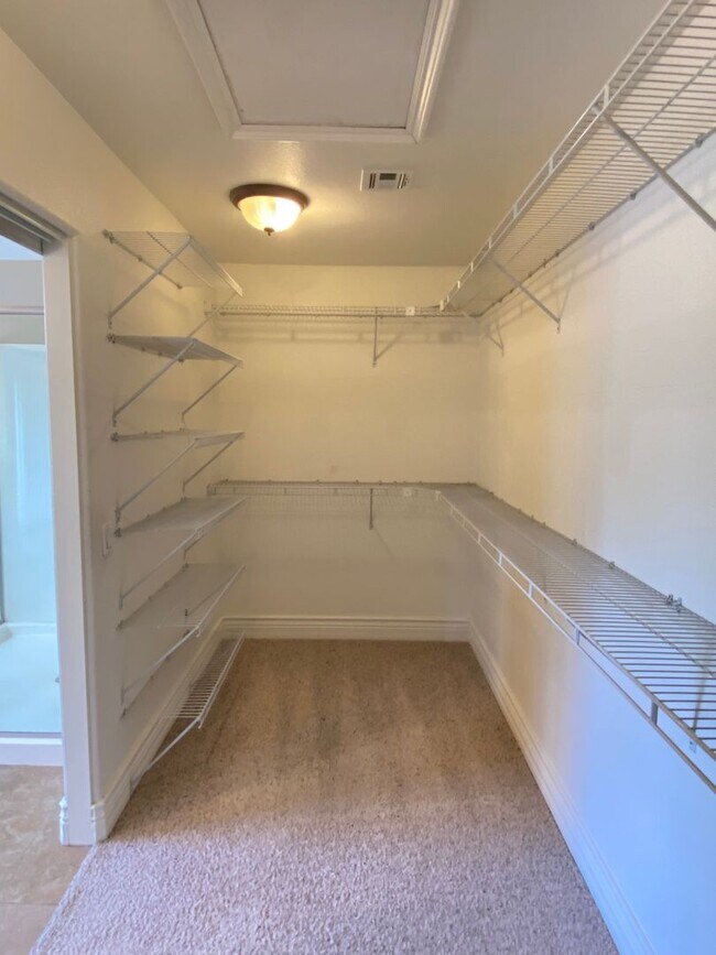 Building Photo - 95 Broken Putter Way