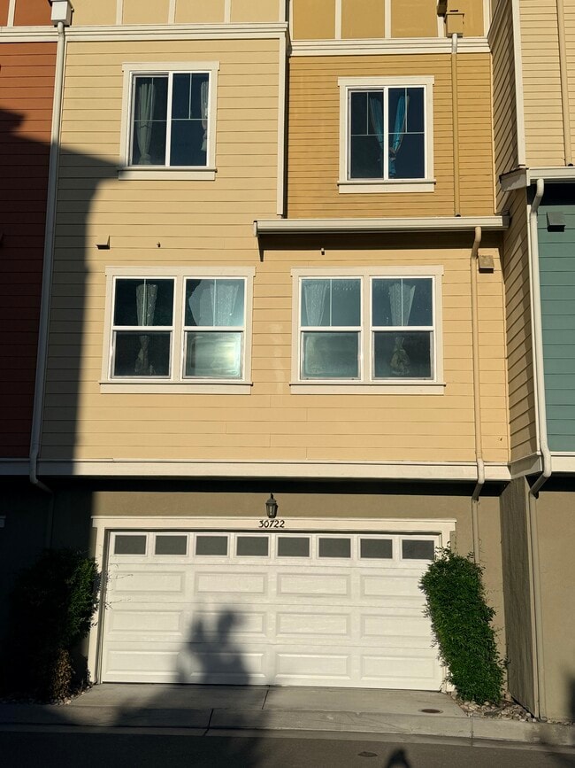 Building Photo - 30722 Sugarmill Ln