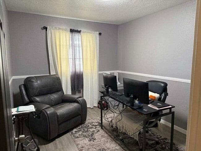 Building Photo - 1408 S Adams Ave