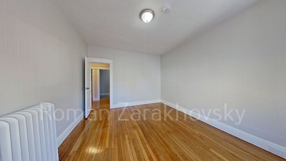 Building Photo - 219 Kelton St