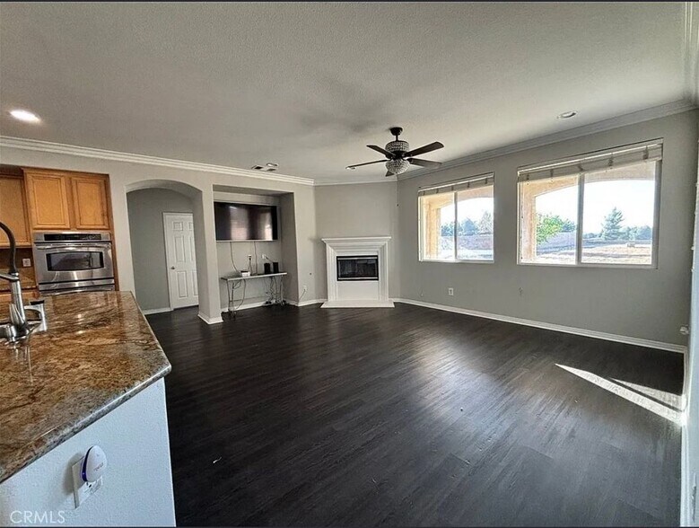 Building Photo - 3715 Club Rancho Dr