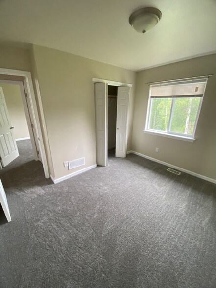Building Photo - 2451 W Success Dr