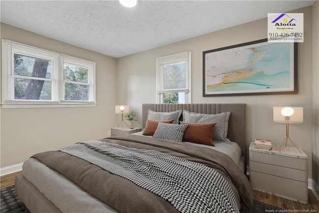 Building Photo - 2054 Osceola Dr