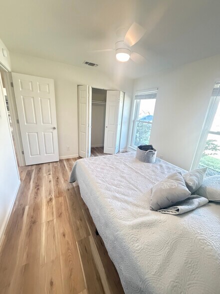 Building Photo - 2607 Aldford Dr