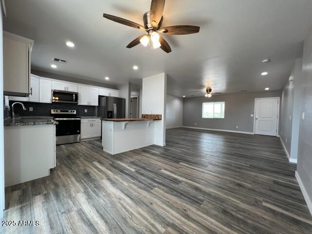 Building Photo - 4552 N Loring Rd
