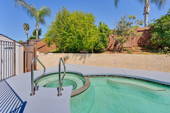 Building Photo - 719 Mahogany Dr