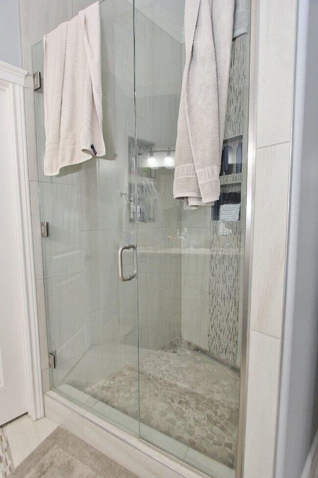 Building Photo - Immaculate Home Nestled in a Quiet Neighbo...