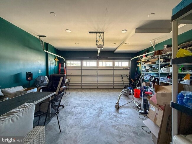 Building Photo - 33 Juniper Cir
