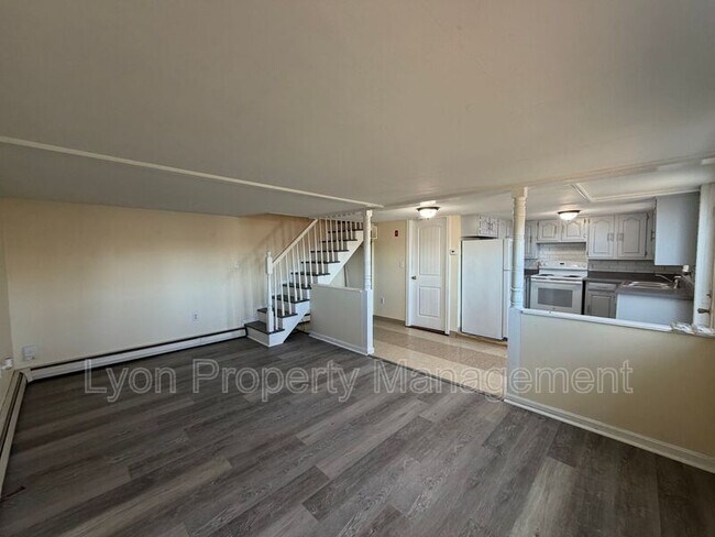 Building Photo - 35 Albert Ave