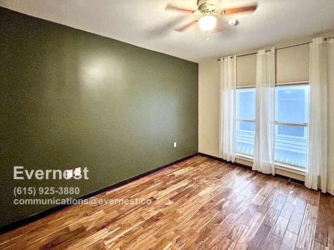 Building Photo - Modern 1-Bedroom Condo with Prime Location...