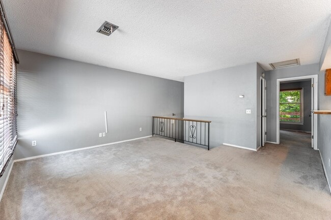 Building Photo - 26 Dogwood Dr