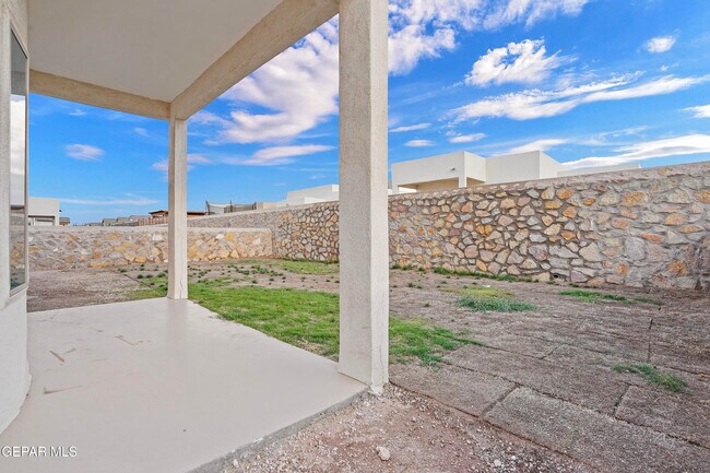 Building Photo - 13808 Paseo Sereno Dr
