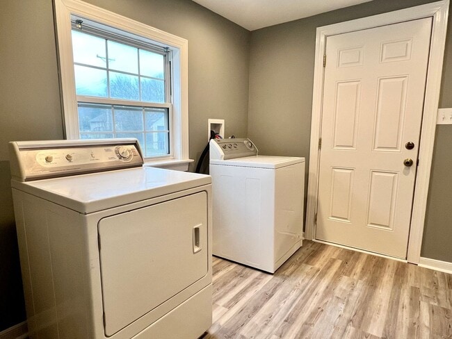 Building Photo - 3209 Chesham St