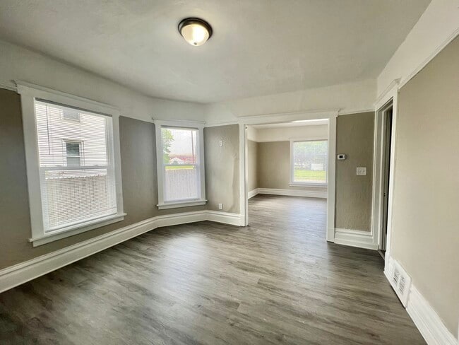 Building Photo - 812 Woodward Ave