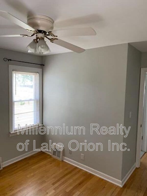 Building Photo - 1522 Longfellow Ave