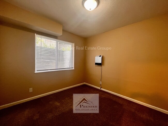 Building Photo - 2425 W Platte Ave