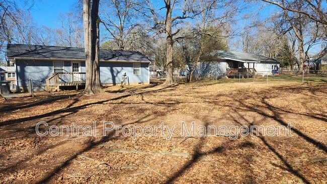 Building Photo - 300 Florence Dr