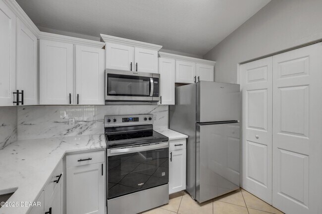 Building Photo - 940 Village Trail