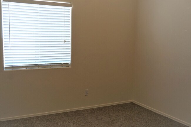 Building Photo - Close to Fort Huachuca