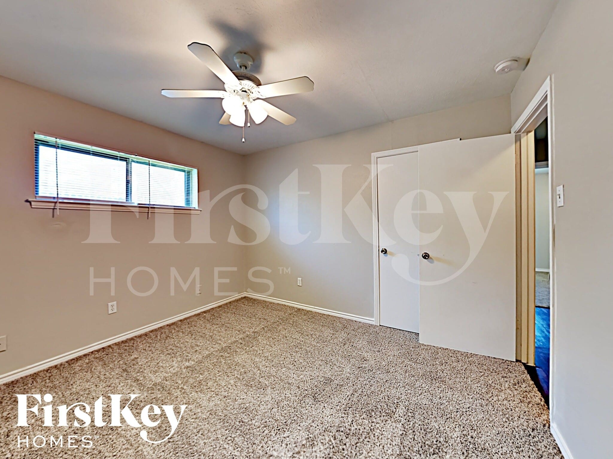 Building Photo - 213 E 5th St