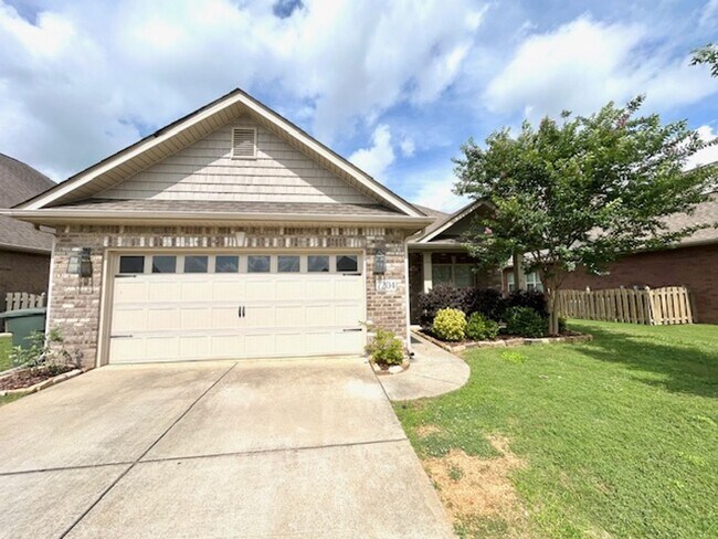 Building Photo - $250 off-MOVE IN SPECIAL!!