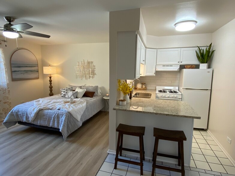 Building Photo - Madison West Apartments