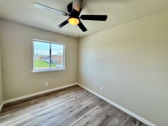 Building Photo - Stunning New Build 3-Bedroom, 2.5-Bath Triplex Apartment for Rent