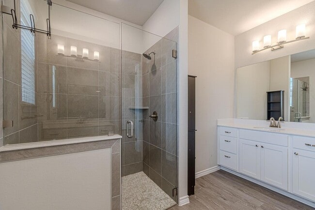 Building Photo - 127 Roaming Rock Trl