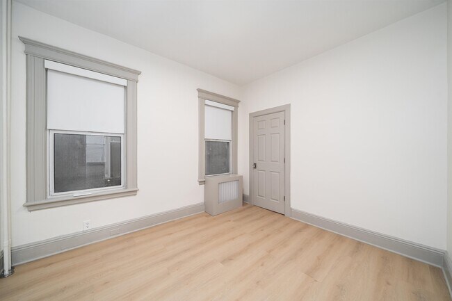 Building Photo - 22 Webster Ave