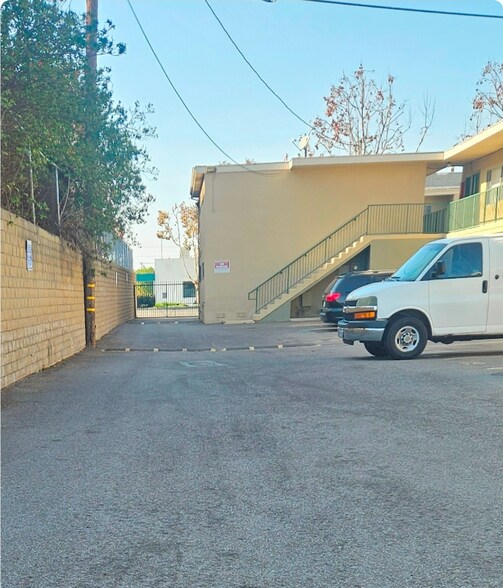 Building Photo - 14926 Hawthorne Blvd