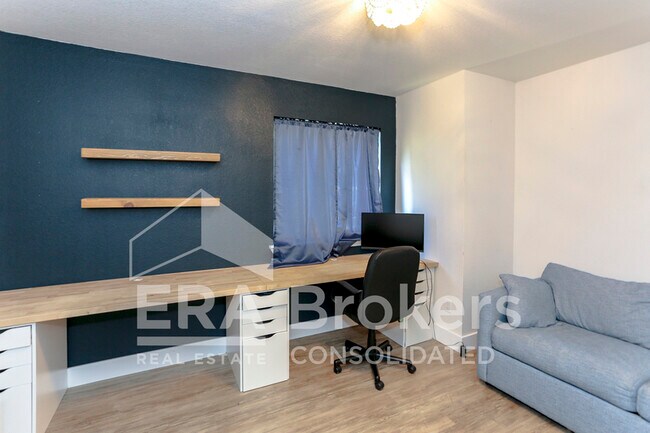 Building Photo - 6110 Melanie Dr