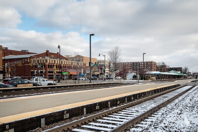 Building Photo - 1425 Ellinwood St