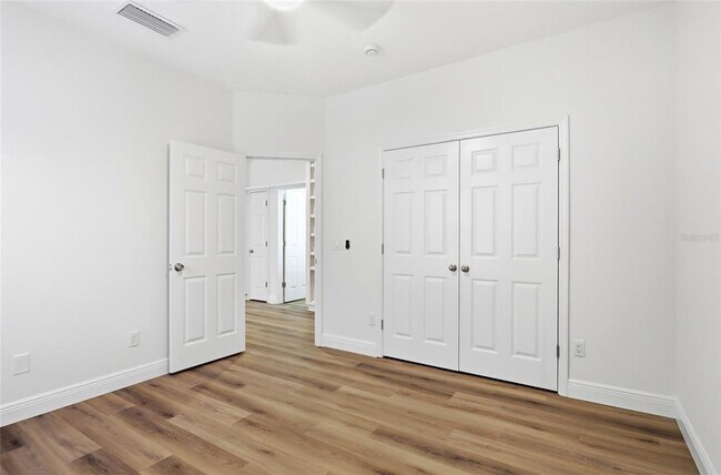 Building Photo - 912 Waterside Dr